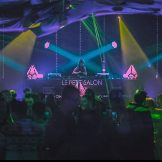 Yunok en set au Petit Salon, Lyon